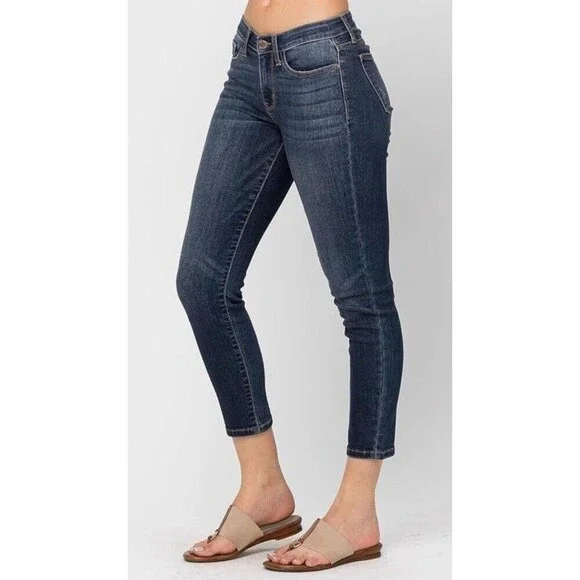 Judy Blue Jeans Mid-Rise Relaxed Fit Women's Dark Wash Curvy Size (5/27) - Picture 2 of 14